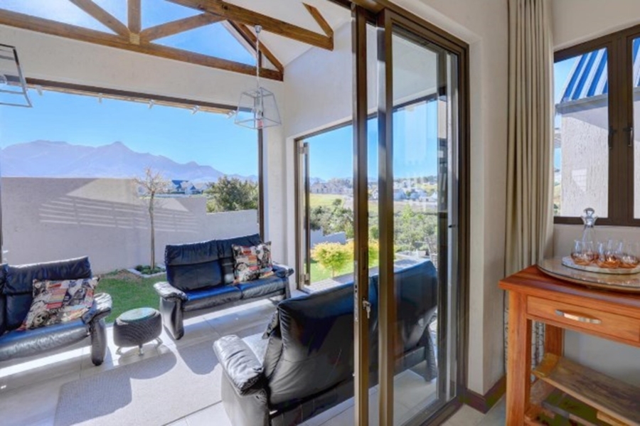 To Let 3 Bedroom Property for Rent in Kingswood Golf Estate Western Cape